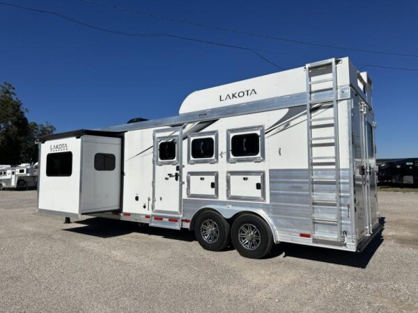 2022 Lakota 3H 12'8 SW w/ Slide Out LQ Horse Trailer - Image 19